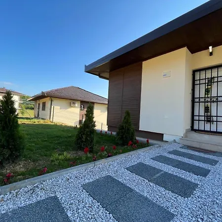 Pine House Nyaraló *